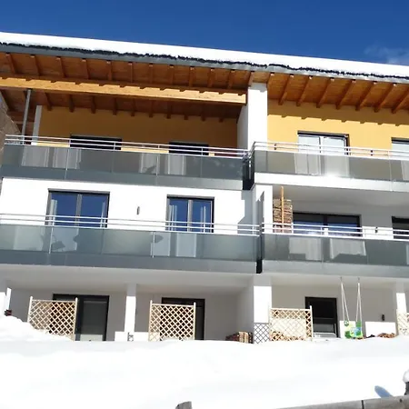 شقة Schneekristall