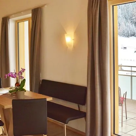 Schneekristall * פנדלס