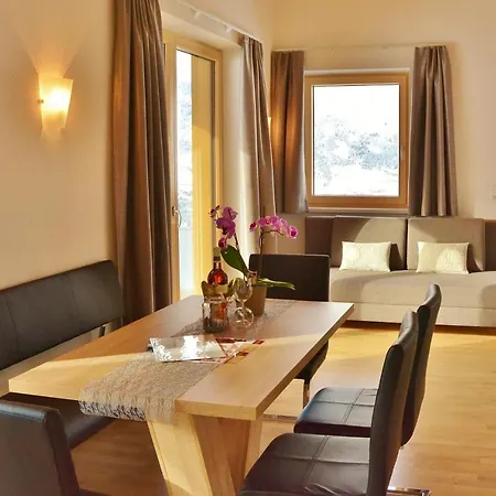 Schneekristall פנדלס